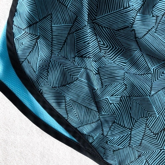 Nike Shorts Geometric blue *Lined - Picture 9 of 11